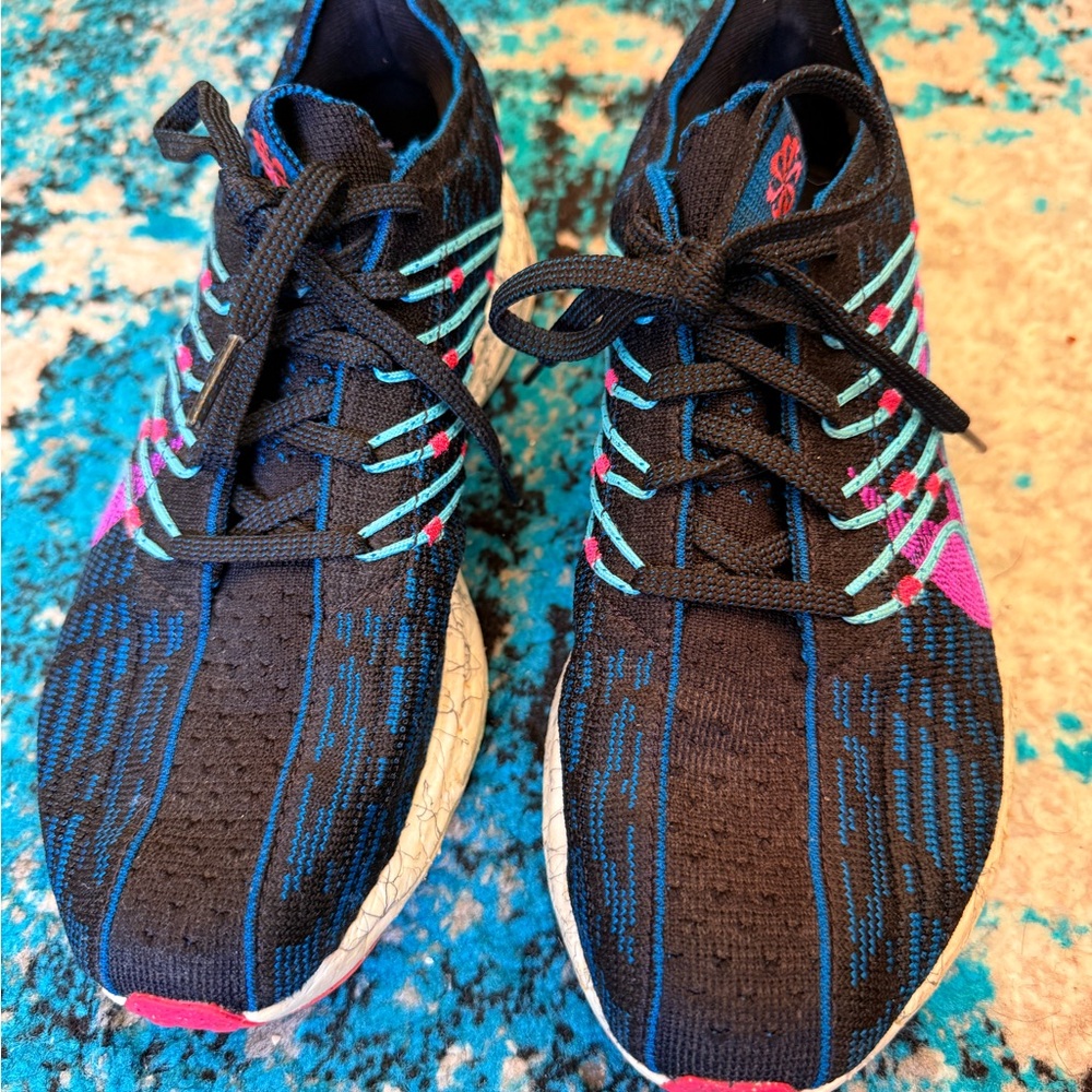 Nike Black and Blue Athletic Shoes